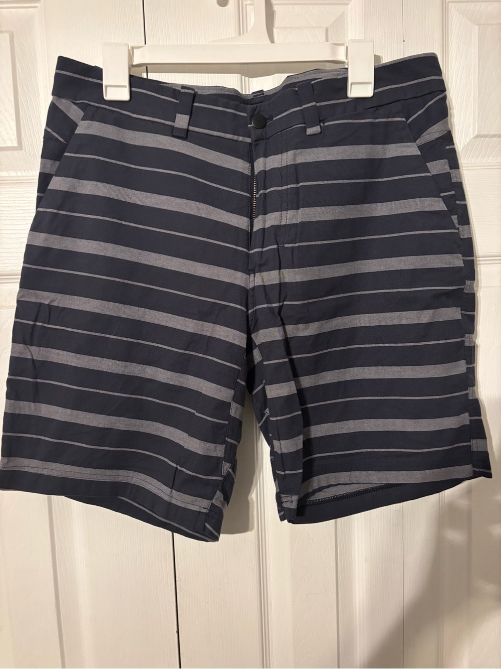 lululemon athletica Navy and Gray Striped Golf Shorts 34